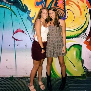 Meet your Posher, Mia